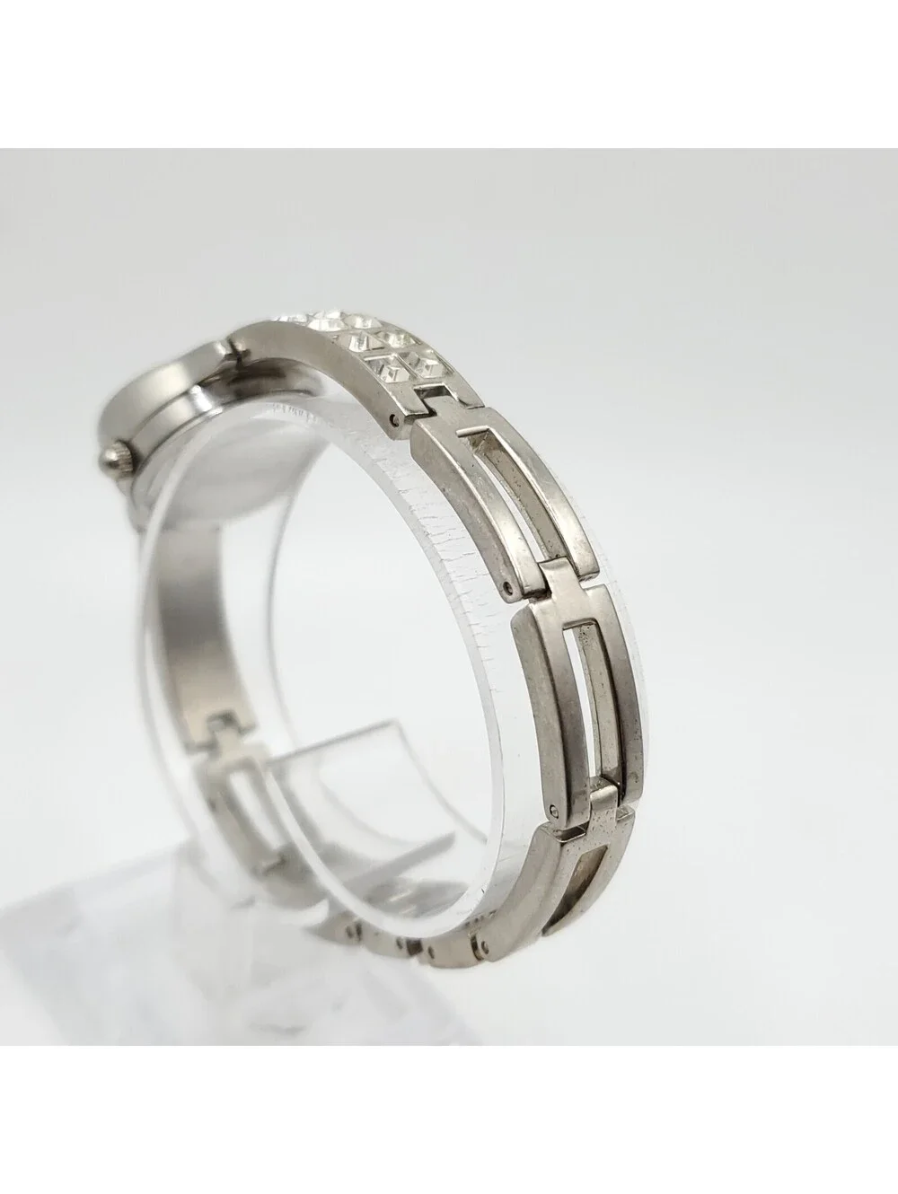 Mudd Quartz Womens Watch  22mm Silver Tone New Battery